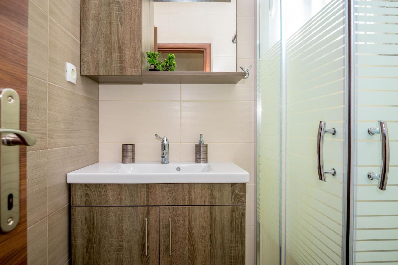 Spartacus Apartment Alexandroupoli Bagian luar foto